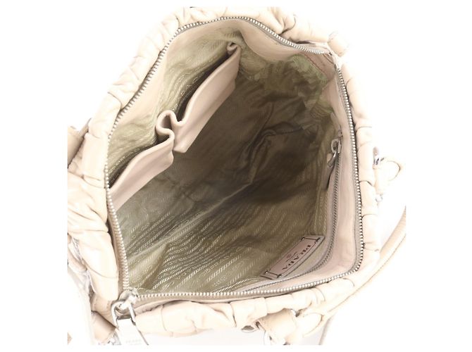 Sac à épaule 2-Way en cuir froncé Prada - vue 8