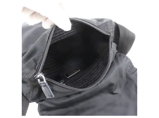 Sac à épaule Prada en nylon Tessuto avec logo triangle en cuir - vue 7