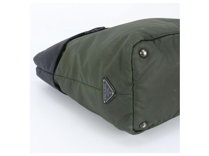 Tote Sac cabas Prada en nylon Tessuto avec logo triangle en cuir - vue 6