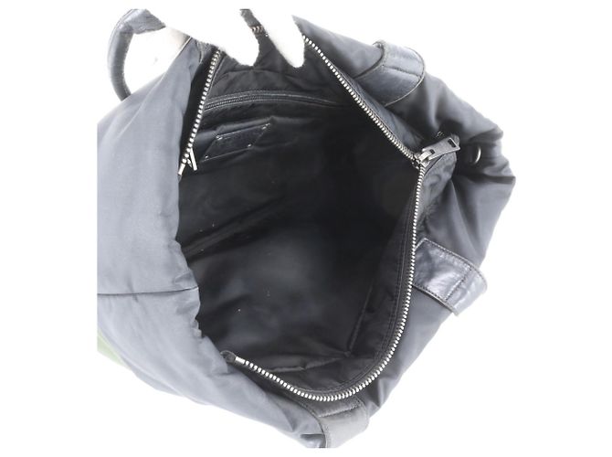 Tote Sac cabas Prada en nylon Tessuto avec logo triangle en cuir - vue 7