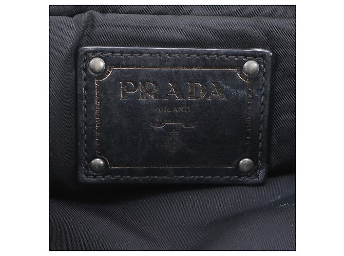 Tote Sac cabas Prada en nylon Tessuto avec logo triangle en cuir - vue 8