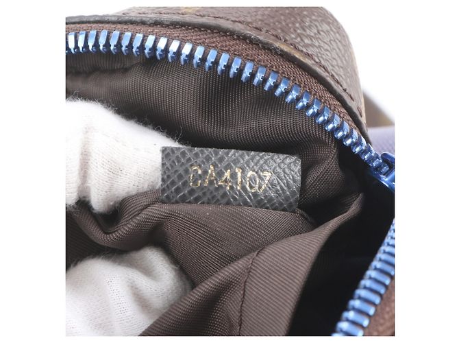 Louis Vuitton Monogram Messenger Bag PM M43843 - view 9