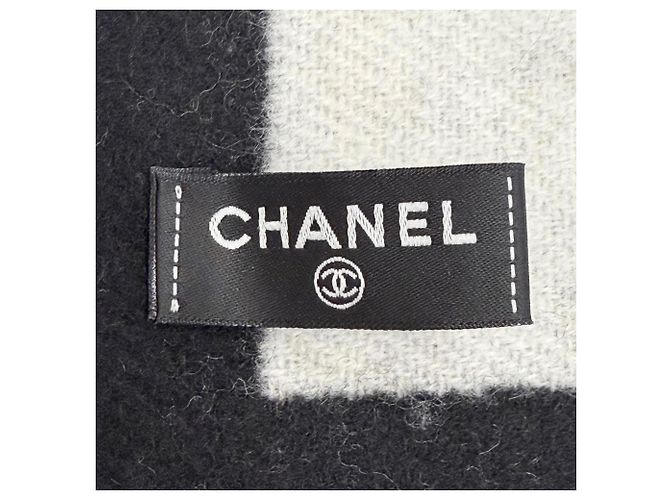 Sciarpa lunga bicolore con frange in cashmere Chanel - vista 6