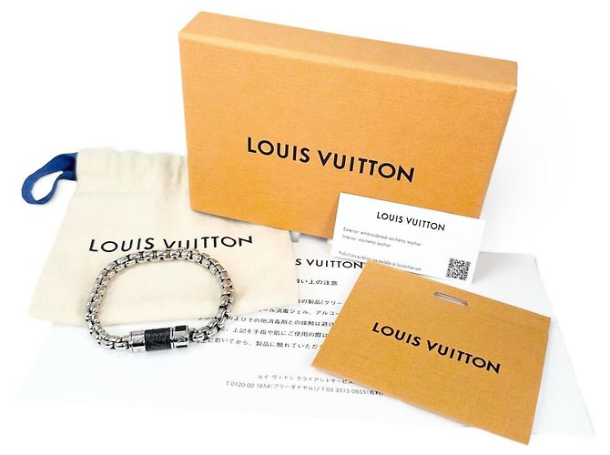 Louis Vuitton Armband mit silbernen Anhängern - Ansicht 2