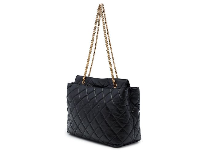 Bolso Tote Chanel Reissue 2.55 de piel de becerro acolchada negra - vista 2