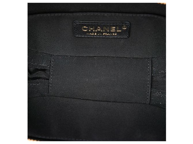 Chanel Vanity Case Small CC Matelassé em Pele de Vitelo Amassada Branca - vista 4