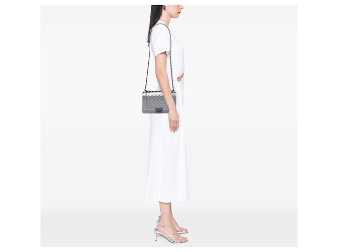 Chanel Gray Old Medium Quilted Metallic Caviar Boy Flap - vista 6