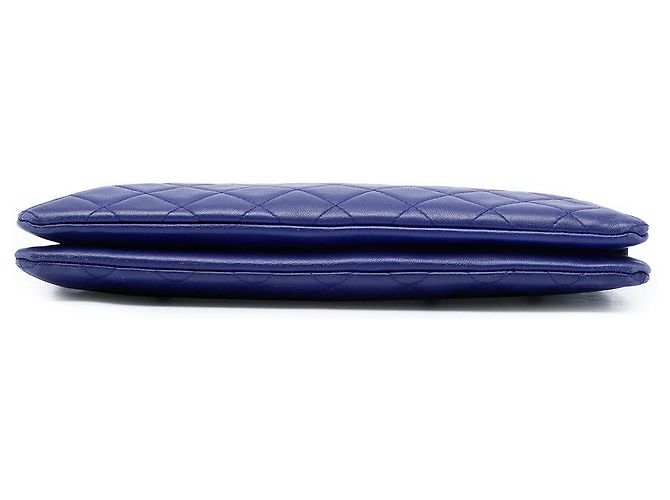 Estuche Chanel Blue CC de piel de cordero acolchada con doble cremallera - vista 3