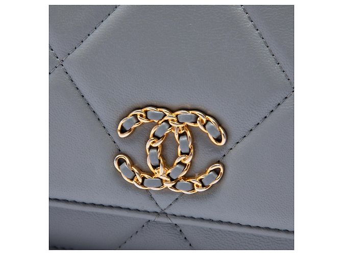 Wallet On Chain Chanel Cartera con cadena 19 de piel de cordero acolchada gris - vista 5