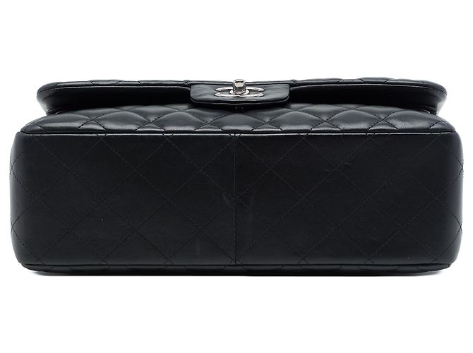 Chanel Black Jumbo Classic Lambskin Double Flap - vista 3