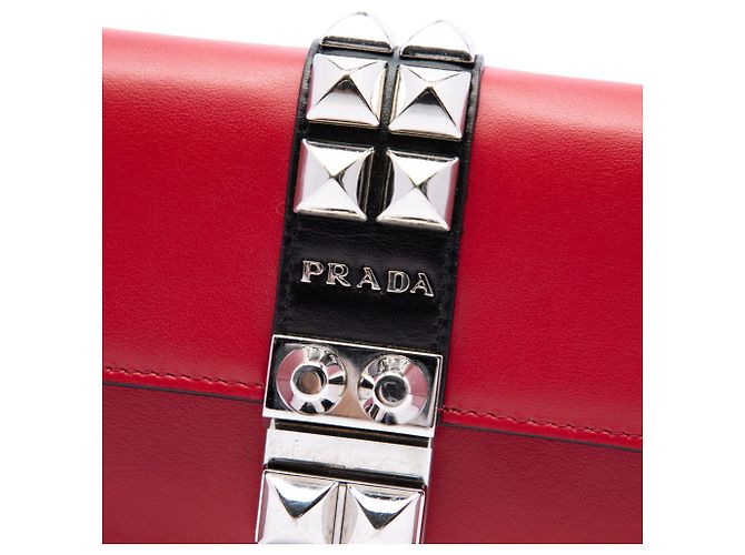 Clutch Elektra Prada in pelle di vitello rossa con borchie e catena - vista 5
