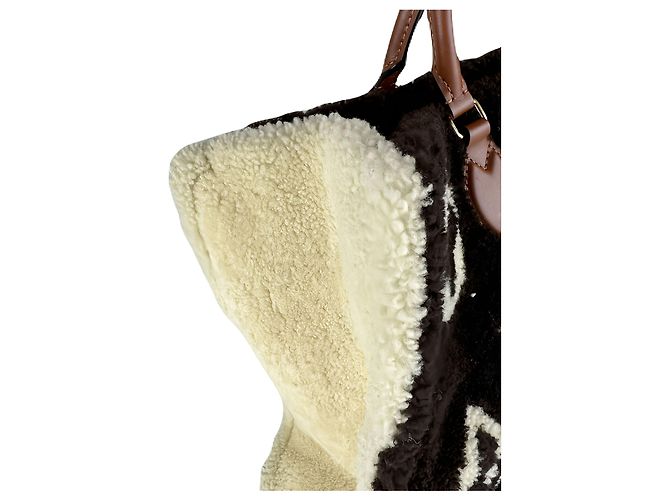 Louis Vuitton Black Monogram Giant Shearling Teddy Onthego GM - vue 13