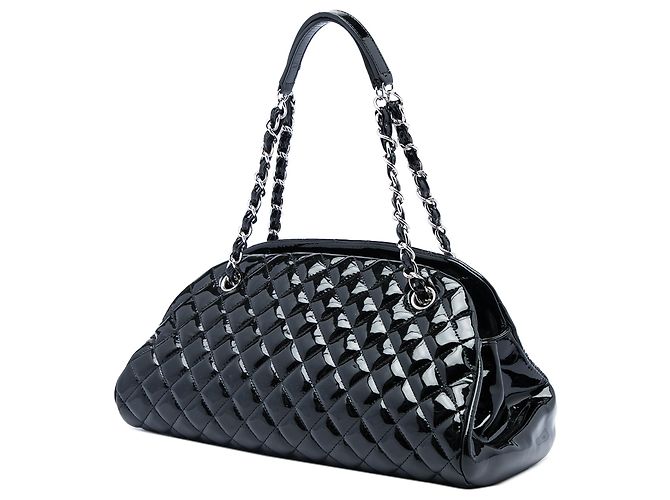 Borsa Bowling Chanel Just Mademoiselle in vernice matelassé nera, dimensione Medium - vista 2