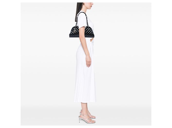 Borsa Bowling Chanel Just Mademoiselle in vernice matelassé nera, dimensione Medium - vista 5
