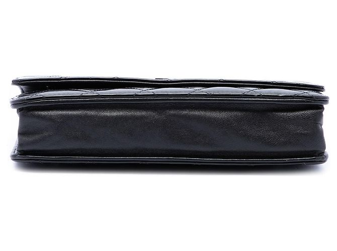 Cartera Chanel Black CC Quilted Patent Wallet On Chain - vista 3