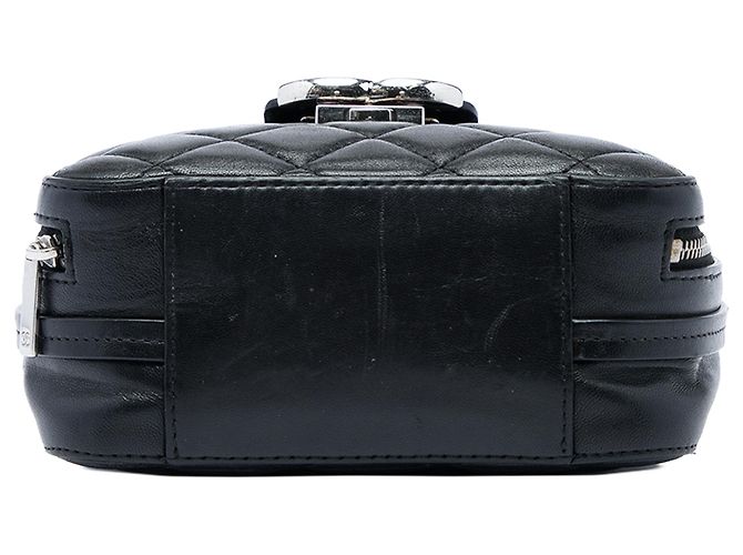 Bolso Camera Box Chanel Mini de Piel de Cordero Acolchada Negra con CC - vista 3