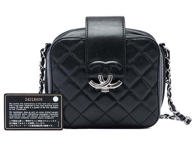 Bolso Camera Box Chanel Mini de Piel de Cordero Acolchada Negra con CC - vista 6