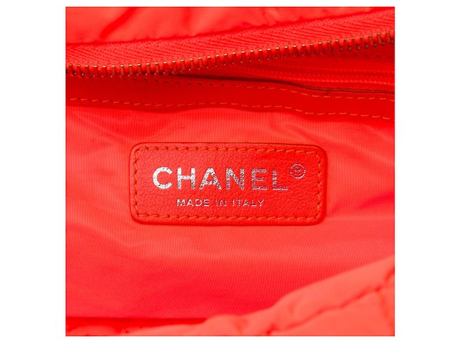 Chanel Orange Jumbo Quilted Nylon Soft Shell Flap - vue 5