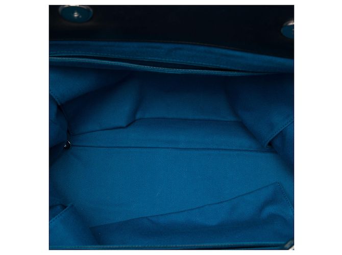 Sacola de Compras Deauville Chanel Blue Medium em pele de carneiro e couro de bezerro - vista 4
