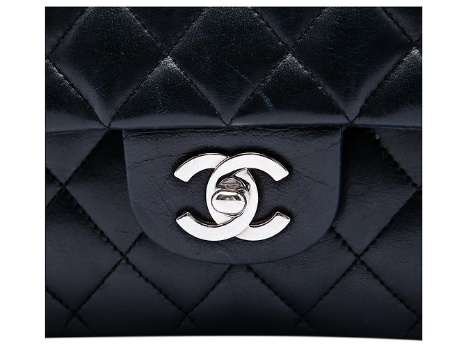Chanel Black Medium Classic Lambskin Double Flap - vista 5