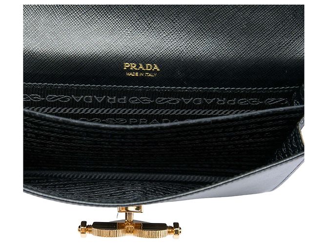 Prada Black Saffiano Heart Lock Crossbody - vista 4
