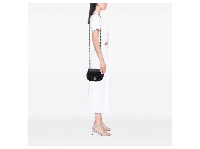 Chanel Mini Quilted Lambskin Chain Around Flap Schwarz - Ansicht 7
