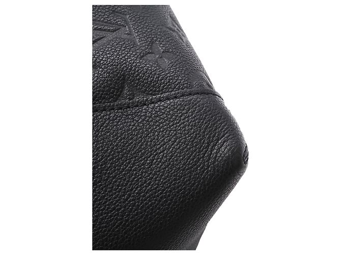 Louis Vuitton Black Monogram Empreinte Bagatelle - vista 9