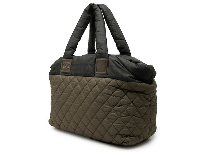 Sacola Chanel Coco Cocoon em nylon acolchoado marrom tamanho Medium - vista 2