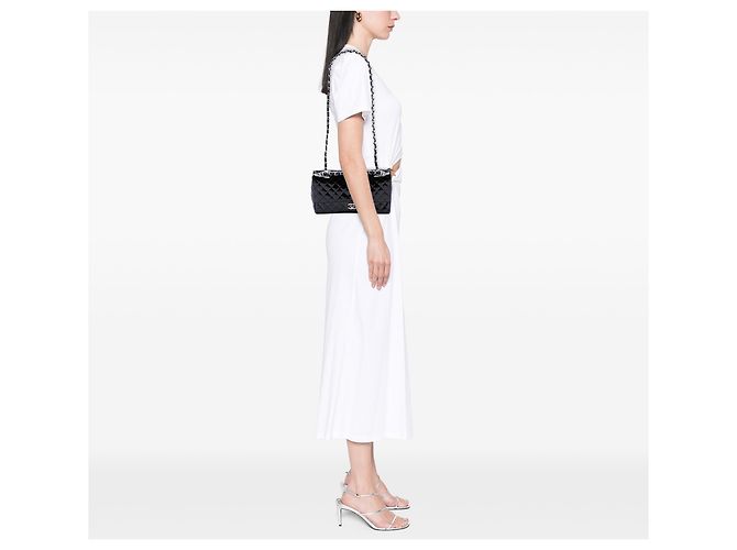 Chanel Black Medium Quilted Patent Secret Label Flap - vue 6