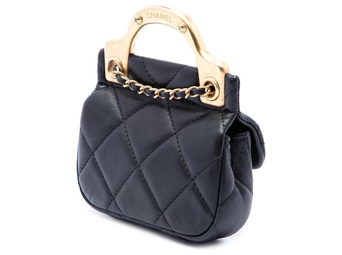 Portacarte Lady Chanel in vitello matelassé nero con logo CC e borsa con manico a catena - vista 2