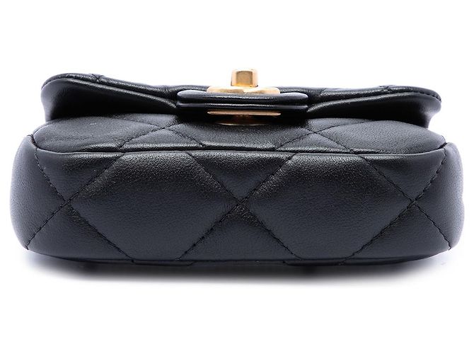 Portacarte Lady Chanel in vitello matelassé nero con logo CC e borsa con manico a catena - vista 3