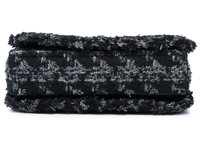 Chanel Black Medium CC Shearling and Tweed Chain Flap - vista 3