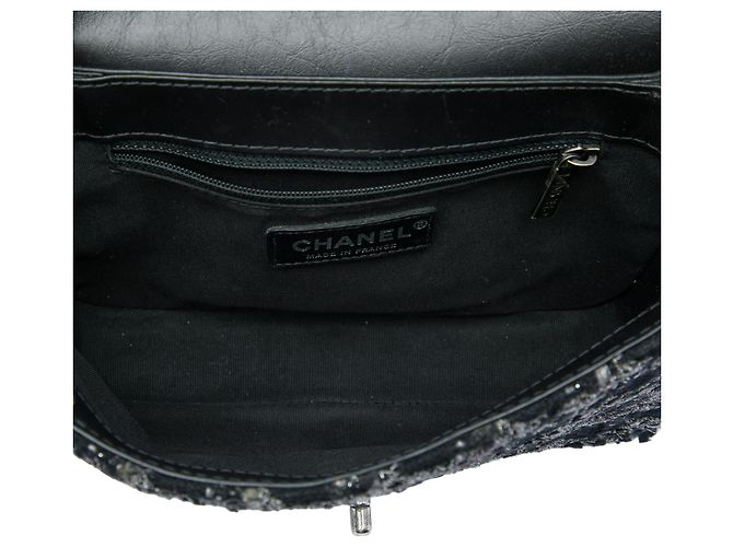 Chanel Black Medium CC Shearling and Tweed Chain Flap - vista 4
