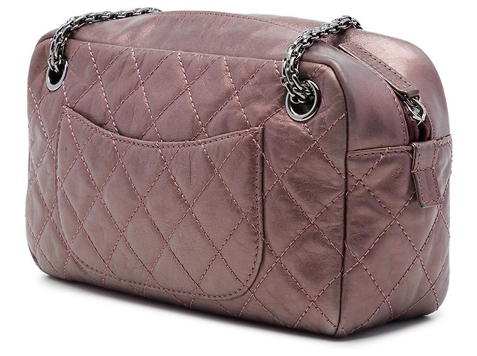 Chanel Reissue 2.55 Camera Bag aus metallischem, gestepptem rosa gealtertem Kalbsleder Medium - Ansicht 2