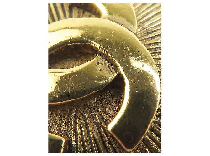 Spilla rotonda Chanel Gold CC placcata oro - vista 4