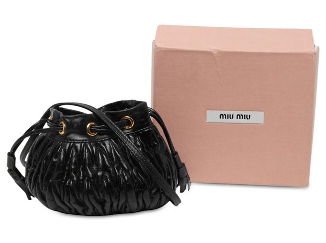 Miu Miu Mini Bucket Bag in Nappa Matelassé Nero - vista 6