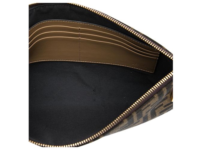 Bolso Baguette Fendi Brown Medium FF Jacquard Flat Baguette Pouch - vista 4