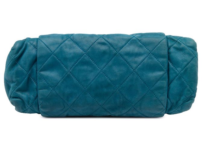 Chanel Blue Large Quilted Iridescent Calfskin Chic Quilt Flap - vista 3
