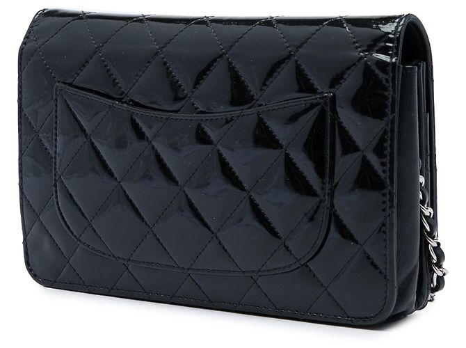 Cartera Chanel Black CC Quilted Patent Wallet On Chain - vista 2