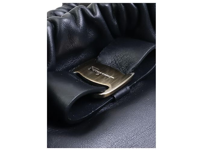 Salvatore Ferragamo Borsa Ferragamo Vara Bow in pelle nera - vista 10