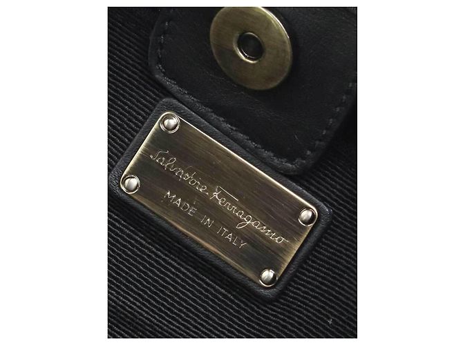 Salvatore Ferragamo Borsa Ferragamo Vara Bow in pelle nera - vista 12