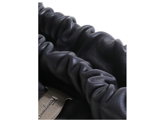 Salvatore Ferragamo Borsa Ferragamo Vara Bow in pelle nera - vista 9