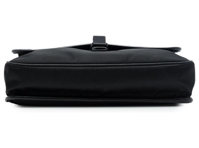 Bolsa Messenger Prada em Tessuto com acabamento em Saffiano preto e fivela - vista 3