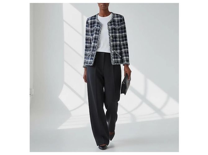Chanel Tweedjacke in Blau Weiß Schwarz - Ansicht 4