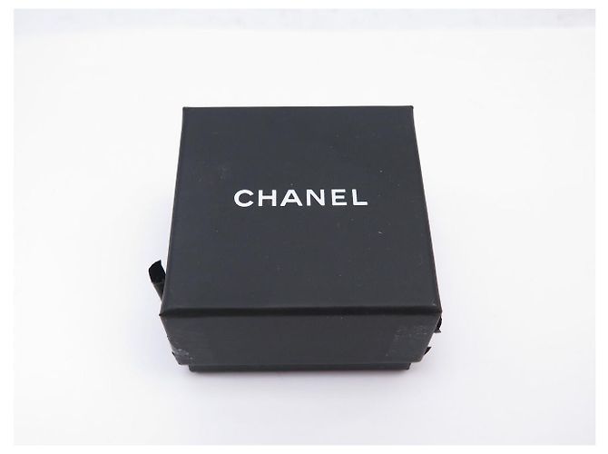 ORECCHINI A POMPOLLO VINTAGE CHANEL 1997 LOGO CC RAGGI DI SOLE - vista 12