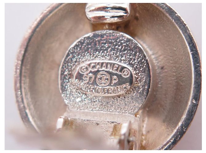 ORECCHINI A POMPOLLO VINTAGE CHANEL 1997 LOGO CC RAGGI DI SOLE - vista 7
