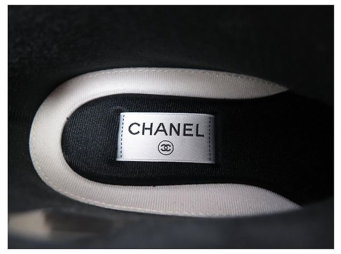 NEW CHANEL SHORT RAIN BOOTS G45076 CC LOGO 38 BOX - view 11