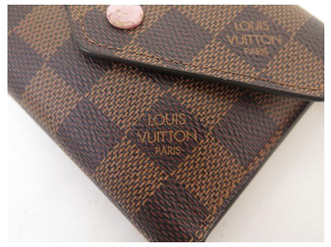 PORTAFOGLIO LOUIS VUITTON VICTORINE TOILE DAMIER EBENE E PELLE ROSA - vista 14