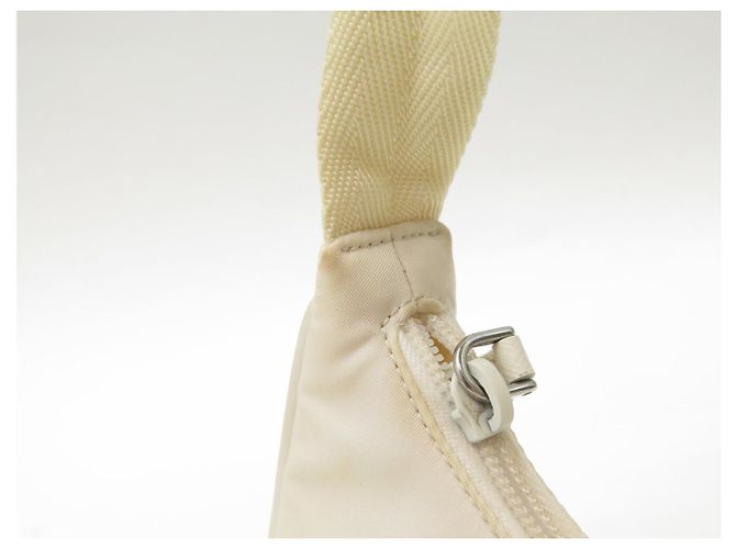 Re-Edition SAC A MAIN PRADA 1NE515 MINI RE EDITION 2000 EN NYLON BLANC BAGUETTE BAG - vue 21