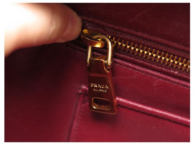 PRADA PYRAMID FRAME BL0808 HANDTASCHE AUS ROTEM BICOLOR SAFFIANO-LEDER BAG - Ansicht 11